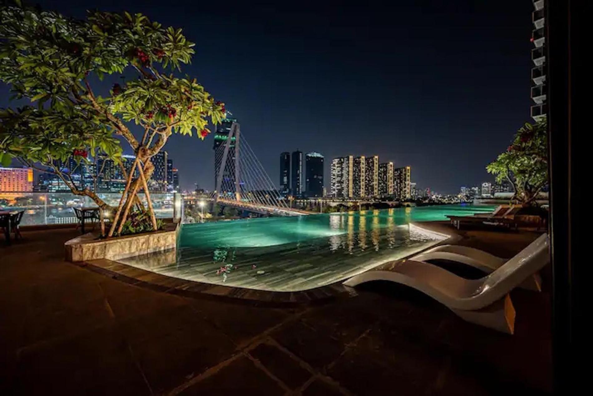 The Opera Apartment Cental Saigon Free Pool-Gym-Sauna Room- Golf Mini Ho-Chi-Minh-Stadt Exterior foto