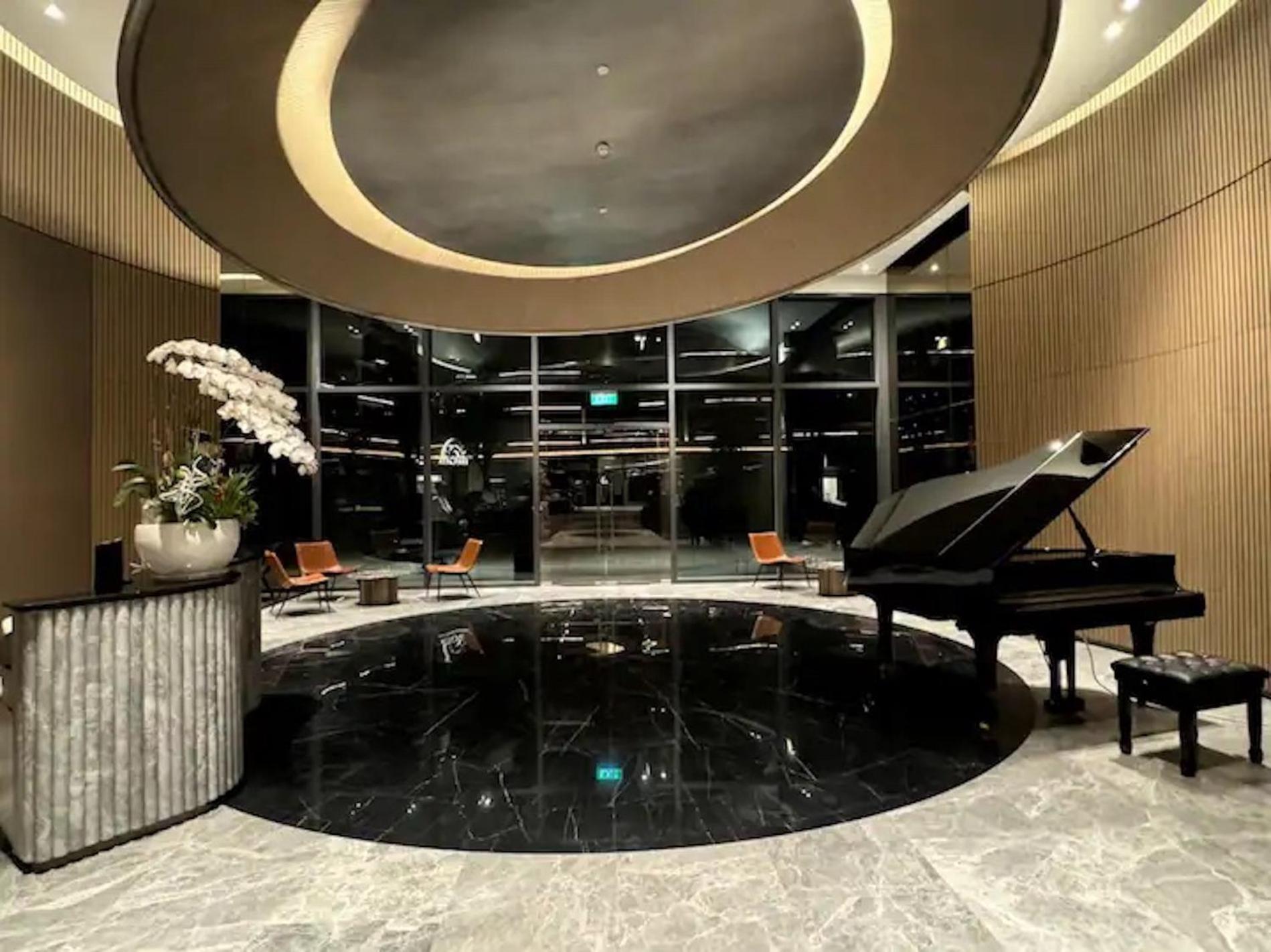 The Opera Apartment Cental Saigon Free Pool-Gym-Sauna Room- Golf Mini Ho-Chi-Minh-Stadt Exterior foto