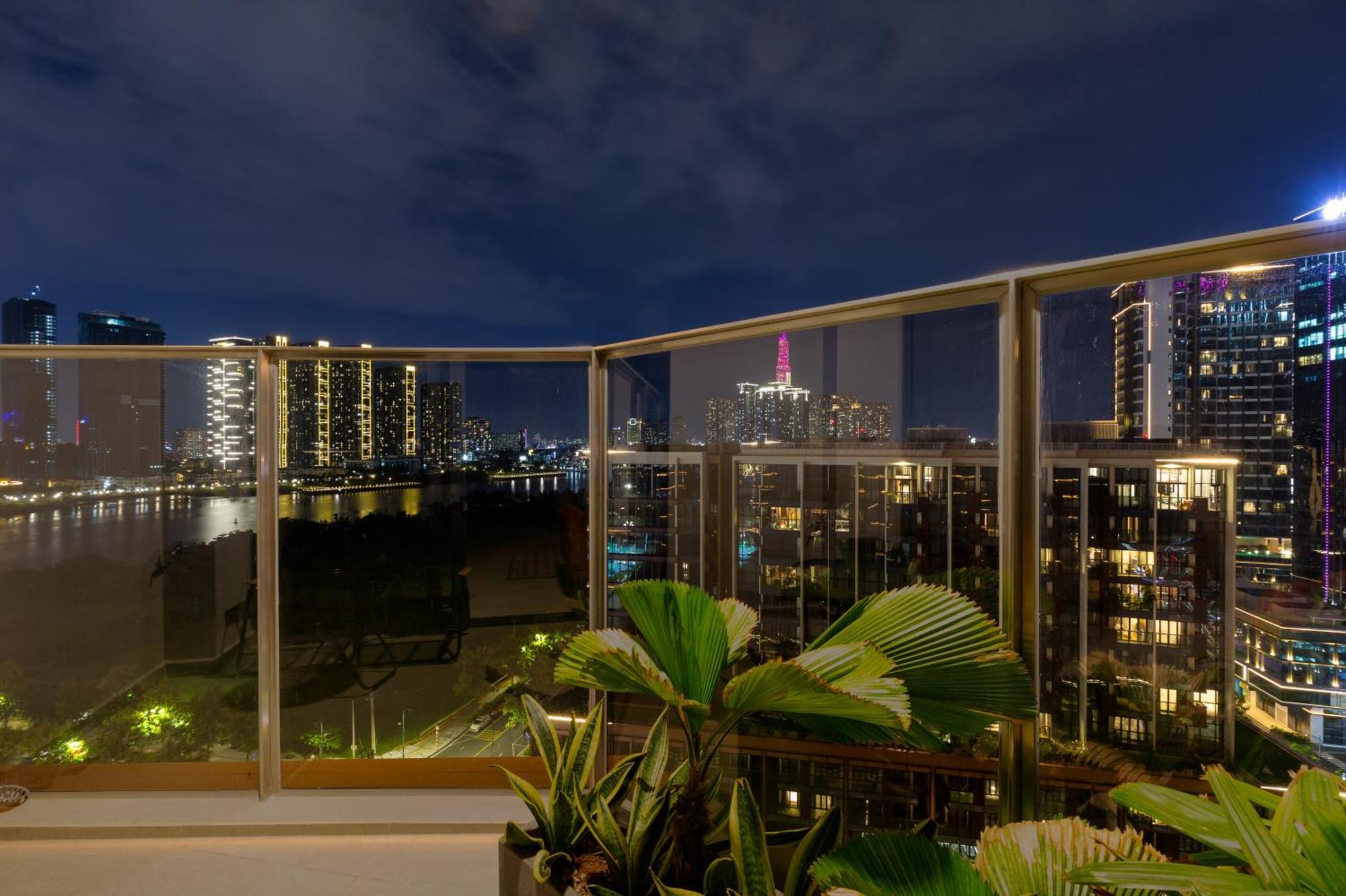 The Opera Apartment Cental Saigon Free Pool-Gym-Sauna Room- Golf Mini Ho-Chi-Minh-Stadt Exterior foto